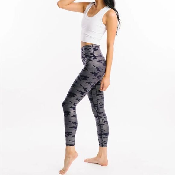 Zyia Active Silver Camo Supreme Hi-rise 7/8 24" Leggings Size 6/8 - Picture 2 of 8